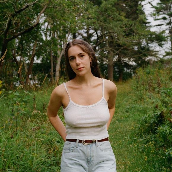 Meet your Posher, Gemma - Picture 1 of 1